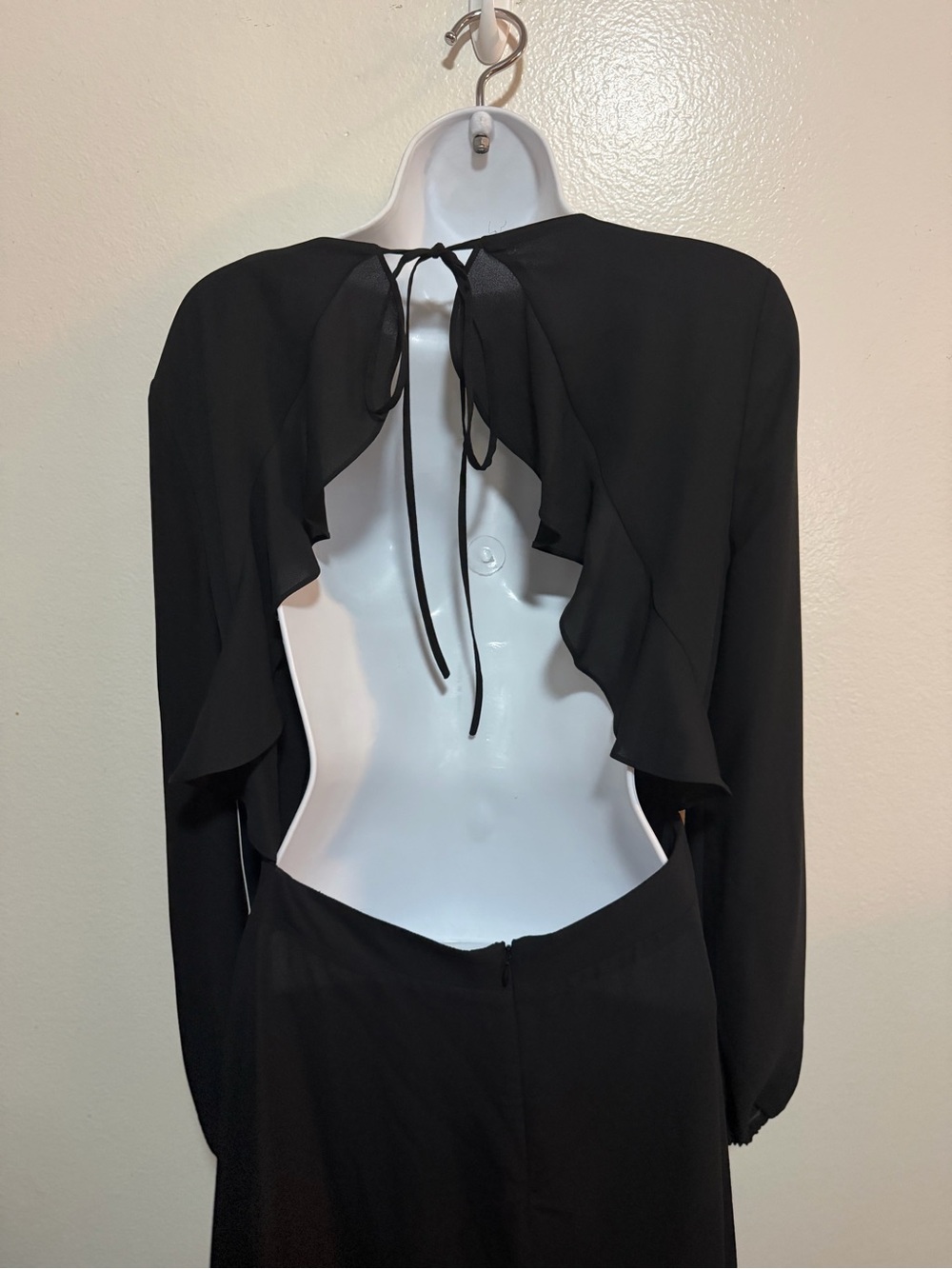 Chelsea28 Black Open-Back Ruffle Mini Dress - Picture 4 of 9